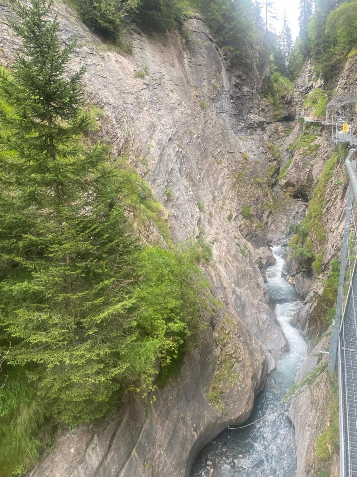 Studio Magnifique Avec Terrasse Spacieuse Loeche-Les-Bains Vacances Exteriör bild